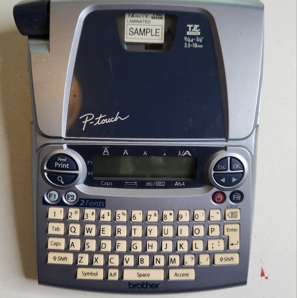Brother P-touch Label Maker  Model Pt-1880 Office Use Therml Printer